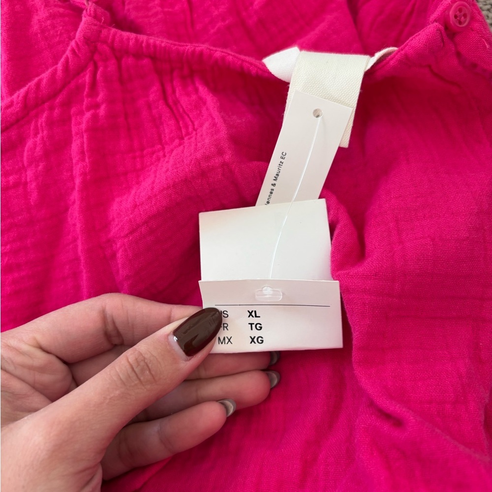 H&M Fuchsia Button-Up Top - Picture 2 of 3